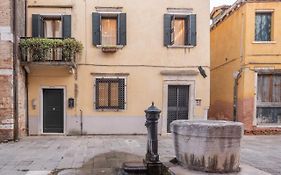 Accademia Apartments R&R